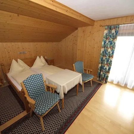 Fruehstueckspension Kaerntnerhof 3*